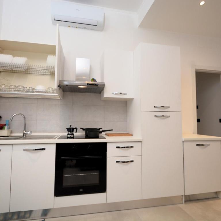 Piazza Della Vittoria Apartment - One-Bedroom Apartment - 58