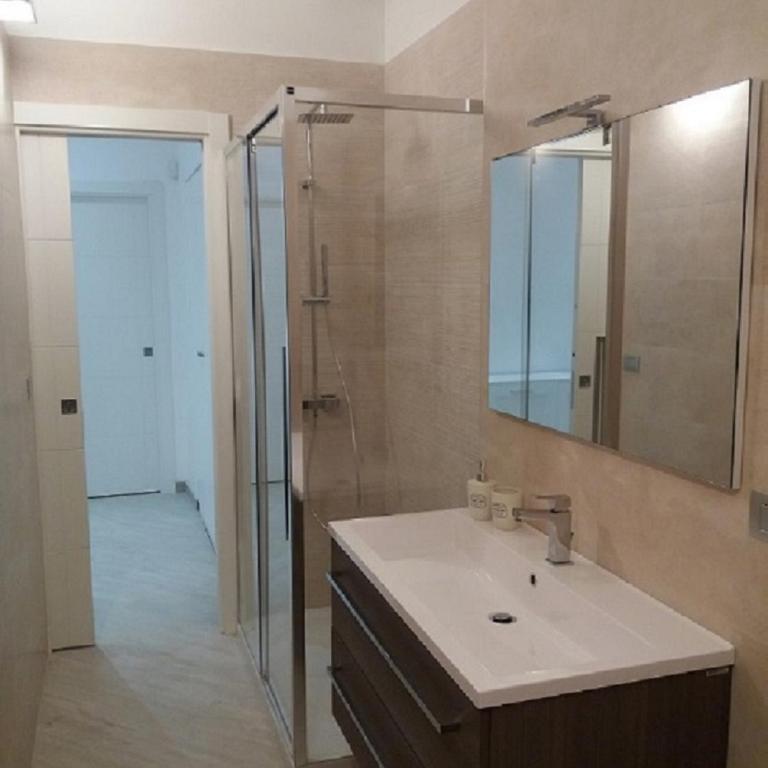 BILOCALE MODERNO IN CENTRO CITTA’ - One-Bedroom Apartment - 14