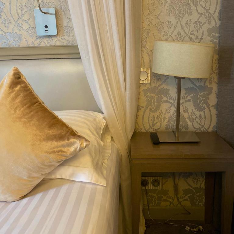 Hotel Monceau Wagram - Chambre Double Supérieure Romantique - 6