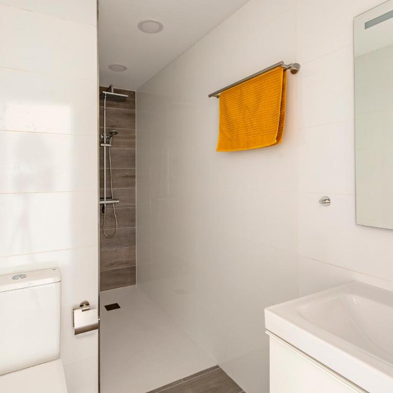 Chic & Stylish near Yumbo - One-Bedroom Apartment - 18