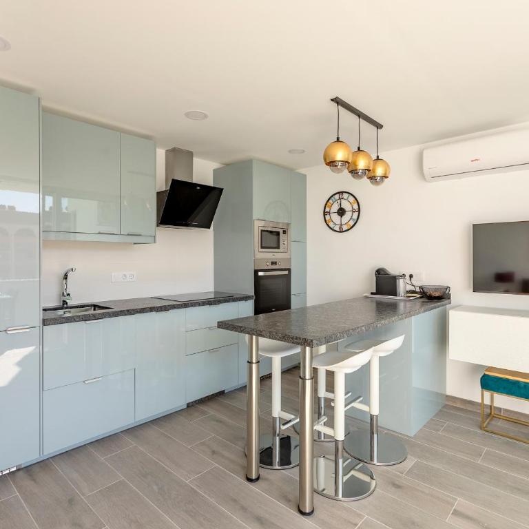 Chic & Stylish near Yumbo - One-Bedroom Apartment - 6