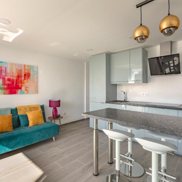 Chic & Stylish near Yumbo - One-Bedroom Apartment - 1