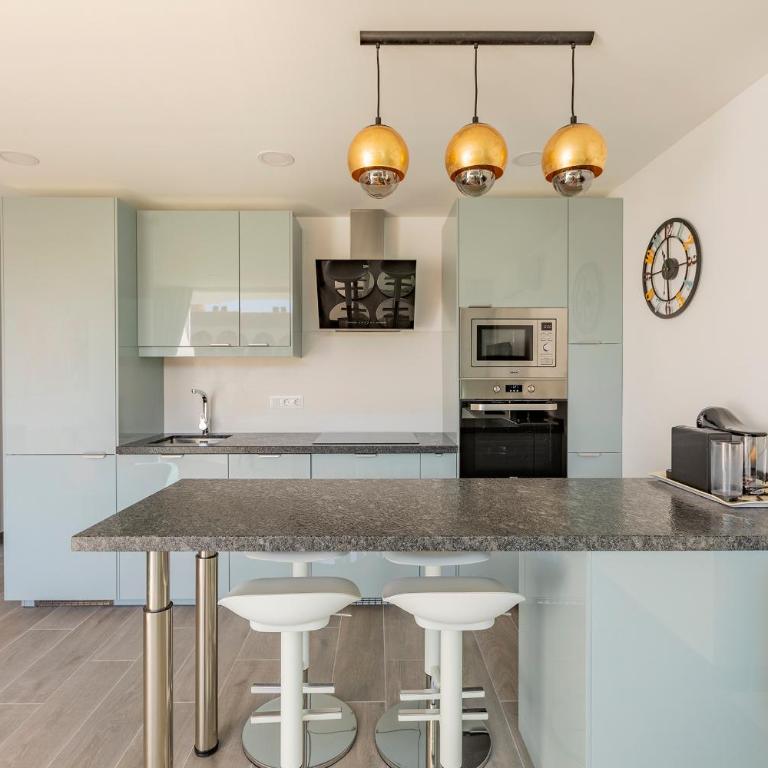 Chic & Stylish near Yumbo - One-Bedroom Apartment - 3