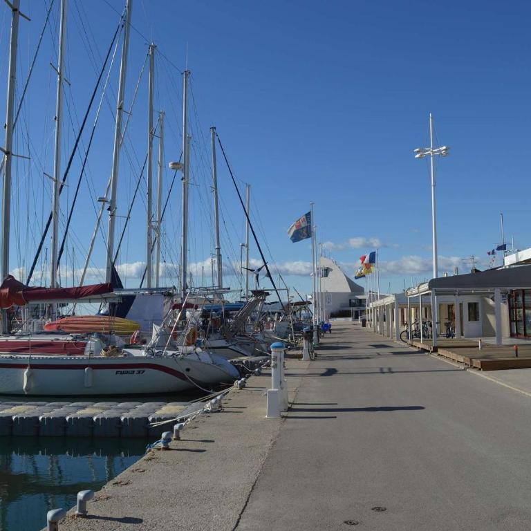 Marina Duplex 4 couchages, Terrasse et Solarium, Clim, Wifi, Parking, Port Camargue - FR-1-250-217 - Apartment - 12