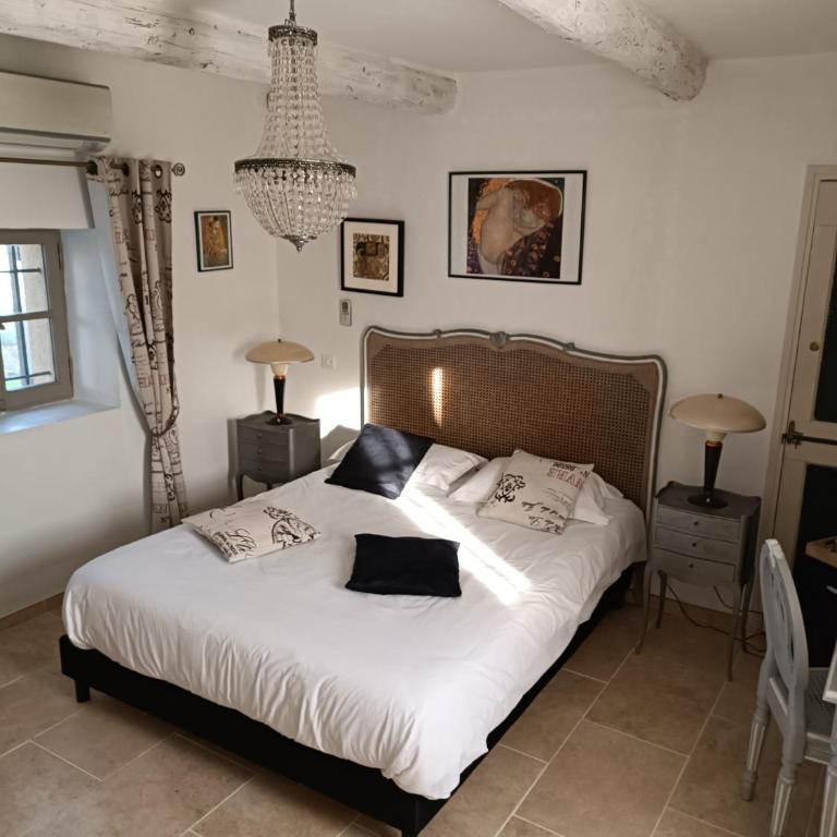 Chambre d'hôtes du Mas de Longuefeuille - Chambre Double - Vue sur Jardin - 4
