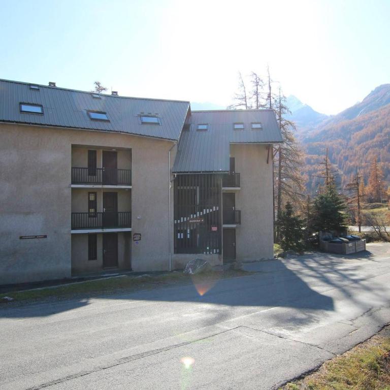 Studio cosy proche des Grands Bains, ski nordique, balcon sud-est, 4 couchages, local à skis - FR-1-330F-218 - Appartement - 21