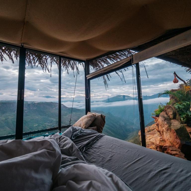 REFUGIO LA ROCA - Habitación con cama extragrande y vistas a la montaña - 4