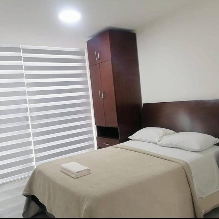 La mejor ubicación para estadía tranquila - Habitación Familiar con baño privado - 1