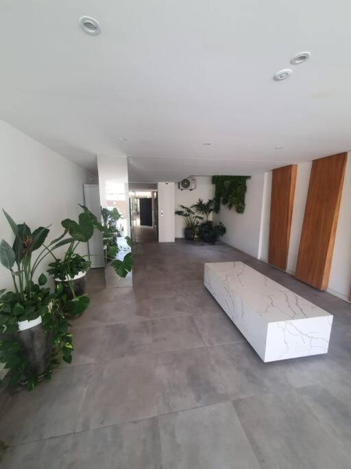 La mejor ubicación para estadía tranquila - Habitación Familiar con baño privado - 10