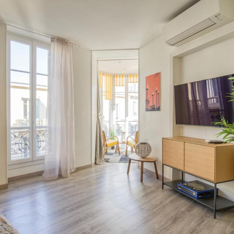 Sublime, modern, balconies, a/c, refurbished - Appartement 2 Chambres - 12