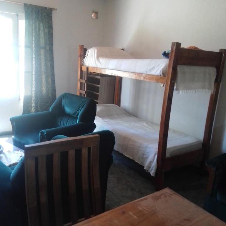 Triana alquiler de casa para turista - Habitación Familiar con vistas al jardín - 2