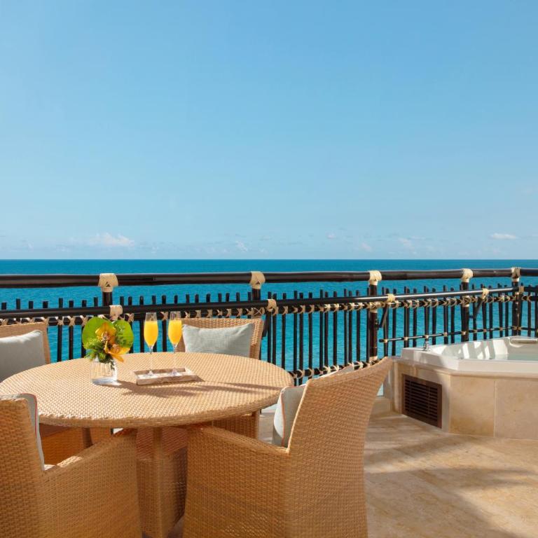 Dreams Riviera Cancun Resort & Spa - All Inclusive - Preferred Club Master Suite with Outdoor Jacuzzi (King bed) - 3