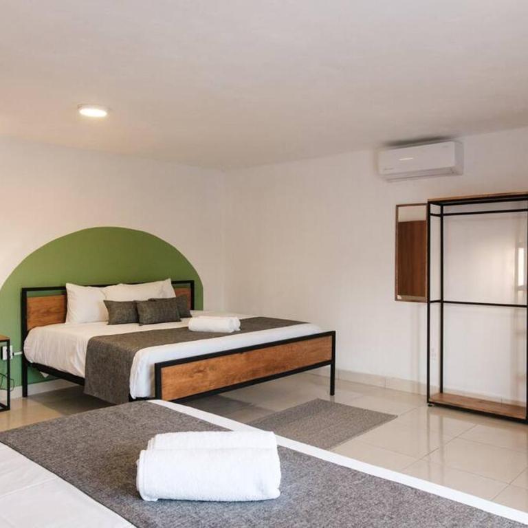 Colomos, 5 BR w/AC king bed, backyard & parking. - Apartamento - 2