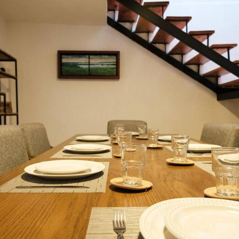 Colomos, 5 BR w/AC king bed, backyard & parking. - Apartamento - 4