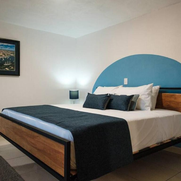 Colomos, 5 BR w/AC king bed, backyard & parking. - Apartamento - 29