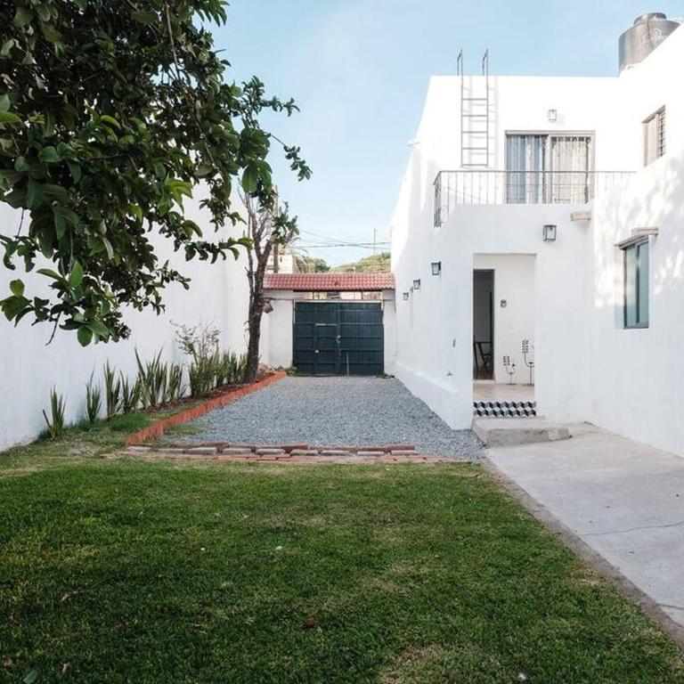 Colomos, 5 BR w/AC king bed, backyard & parking. - Apartamento - 32