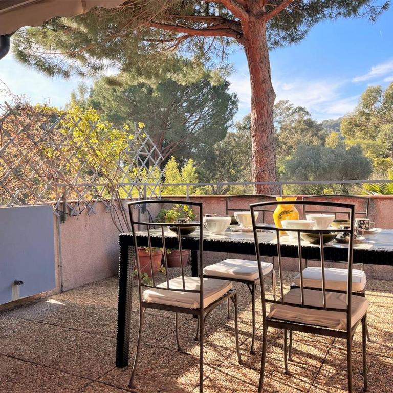 Duplex avec piscine, 3 pièces cabine, 6 couchages, terrasses et parking proche plage - Le Lavandou - FR-1-251-536 - Apartamento - 1