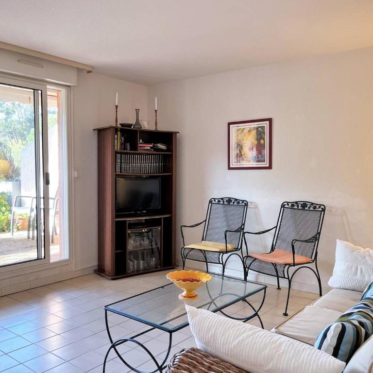 Duplex avec piscine, 3 pièces cabine, 6 couchages, terrasses et parking proche plage - Le Lavandou - FR-1-251-536 - Apartamento - 4