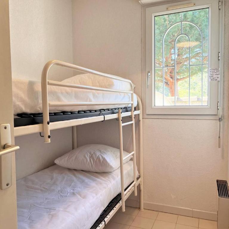 Duplex avec piscine, 3 pièces cabine, 6 couchages, terrasses et parking proche plage - Le Lavandou - FR-1-251-536 - Apartamento - 9