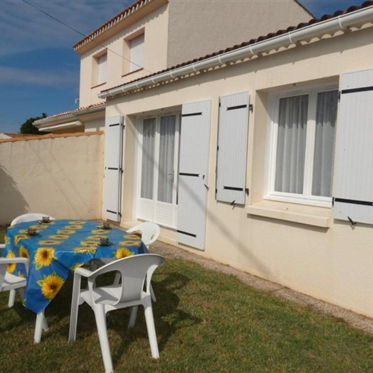 Maison calme proche plage, animaux admis, parking - FR-1-323-376 - Maison de Vacances - 16