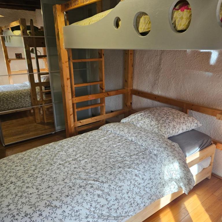 Havre de paix et de verdure proche Walibi et A43 - 4 étoiles - Maison 3 Chambres - 33