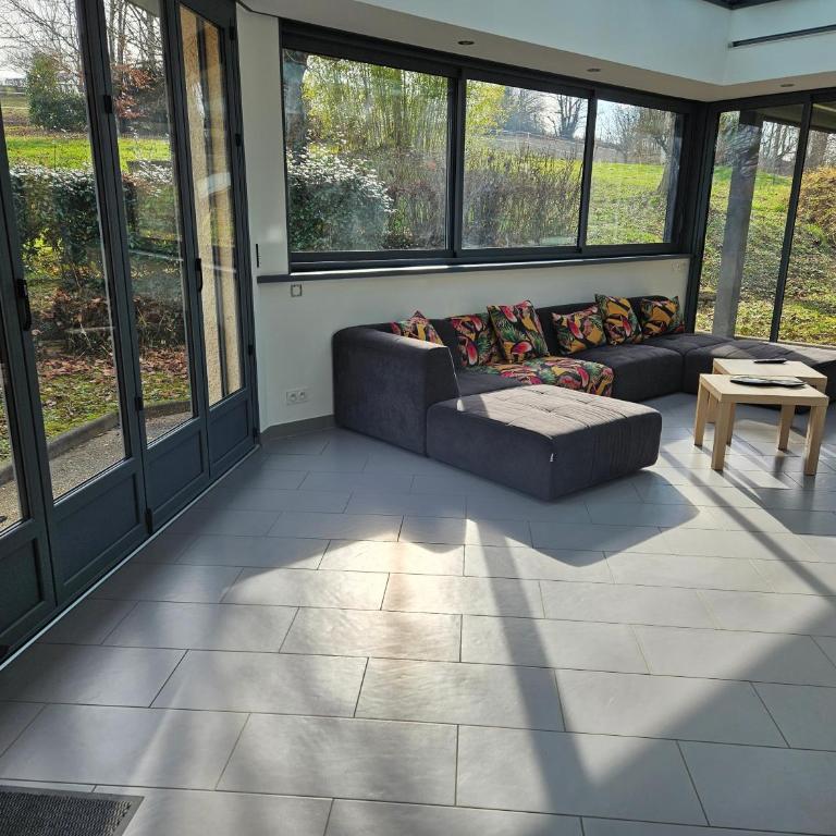 Havre de paix et de verdure proche Walibi et A43 - 4 étoiles - Maison 3 Chambres - 34