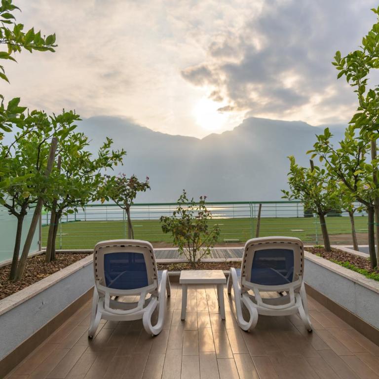 Garda Suite Hotel - Adults Only Hotel - Camera Matrimoniale Deluxe - 1