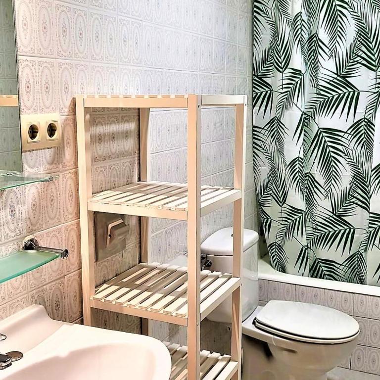 Perfecta ubicación a 80m de la playa, AC, WiFi, terraza y parking en Santa Margarita - ES-258-53 - Apartment - 6