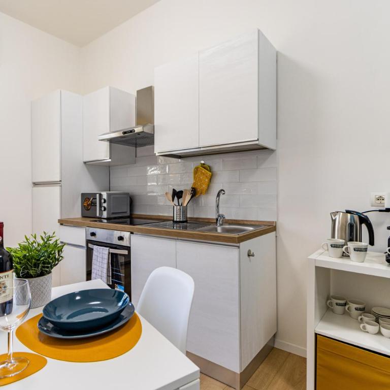 Arona Centro - Blue Lake - Wi-Fi - AC - Appartamento con 1 Camera da Letto - 24
