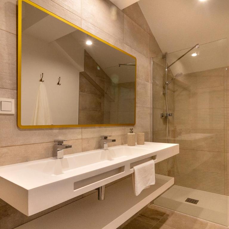 NT Luxury Central Duplex with Terrace & Parking - Apartamento Dúplex - 25