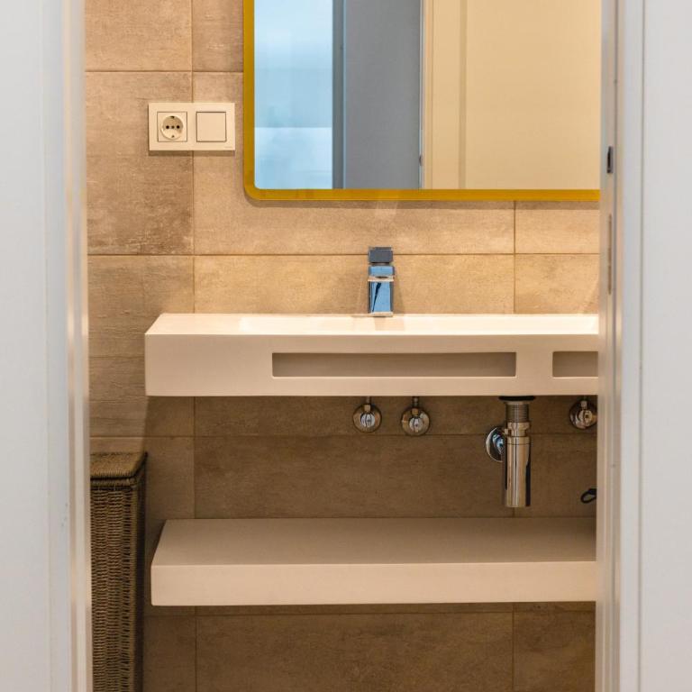 NT Luxury Central Duplex with Terrace & Parking - Apartamento Dúplex - 26