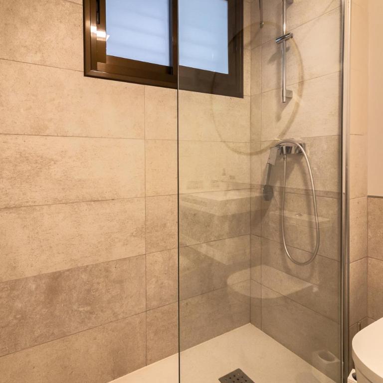 NT Luxury Central Duplex with Terrace & Parking - Apartamento Dúplex - 13