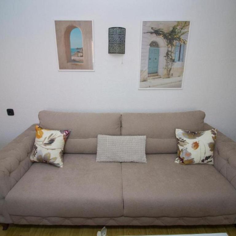 Summer House with Heated Swimming Pool - Apartment with Swimming Pool - 16