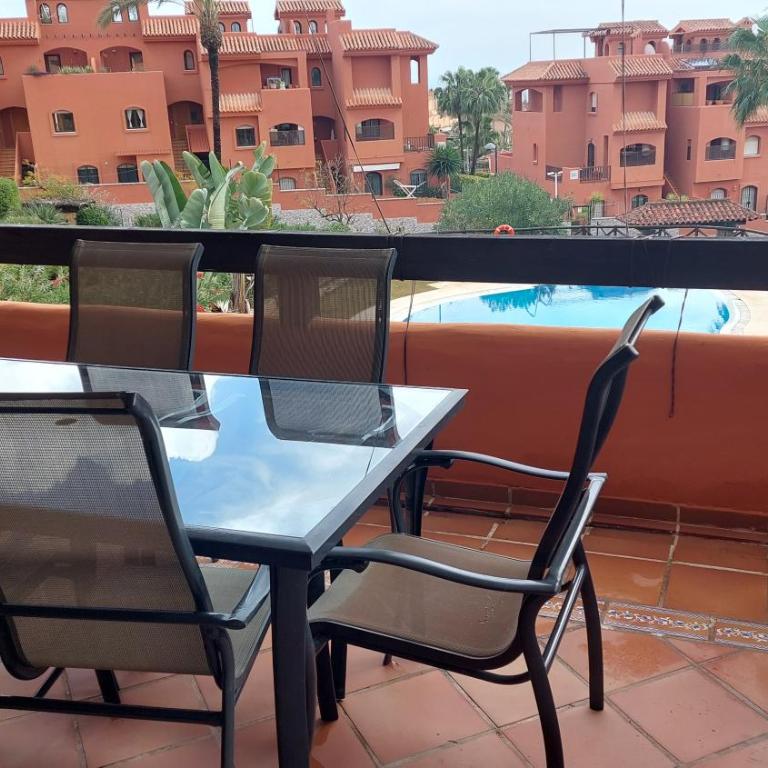 Jardines, piscina y mar - Apartamento de 2 dormitorios - 2
