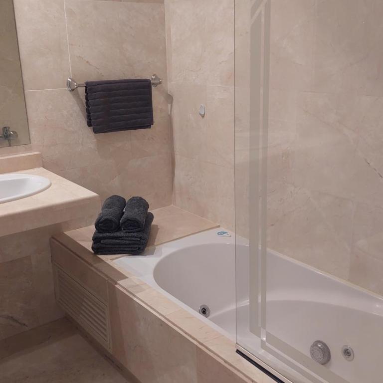 Jardines, piscina y mar - Apartamento de 2 dormitorios - 29