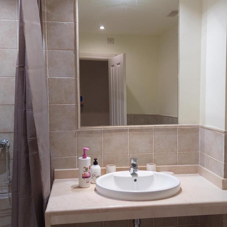 Jardines, piscina y mar - Apartamento de 2 dormitorios - 33