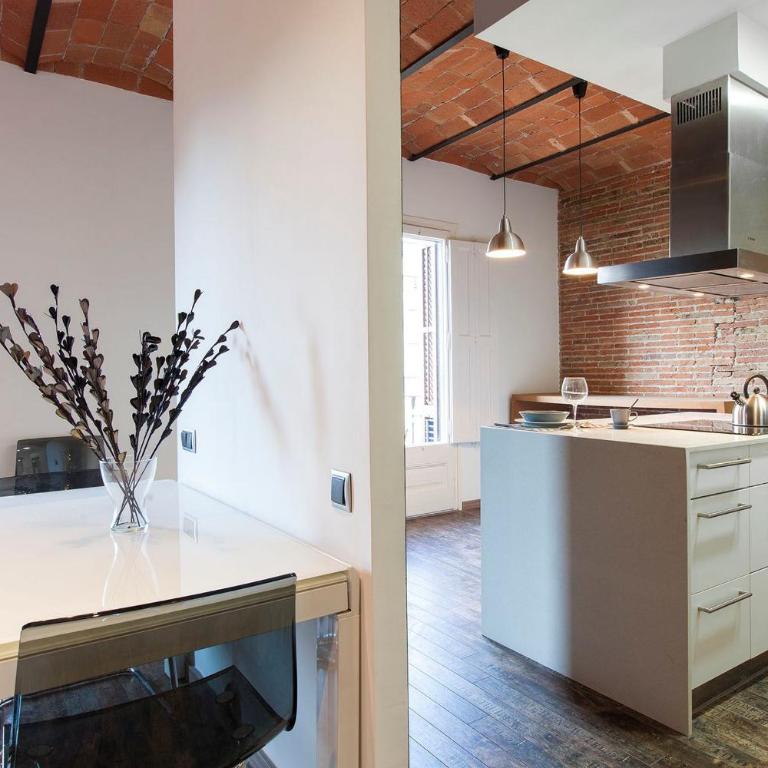 AB Paral·lel Spacious Apartments - Three-Bedroom Apartment - 5