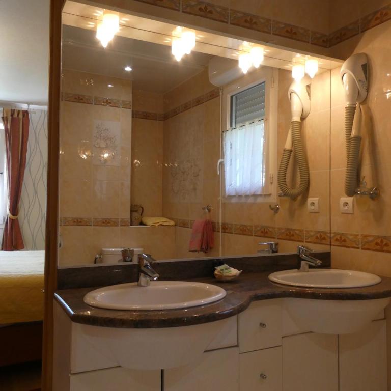 Chambres d'Hôtes La Balaguère - Chambre Familiale (4 Adultes) - 5