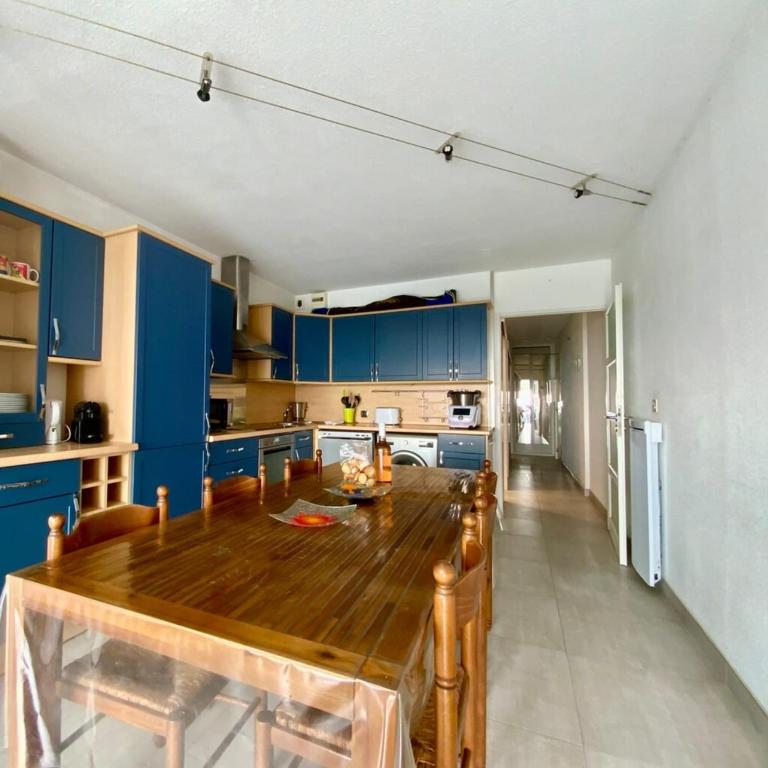 The Sea Front-T3 facing the seacanal with air conditioning - Appartement - 4