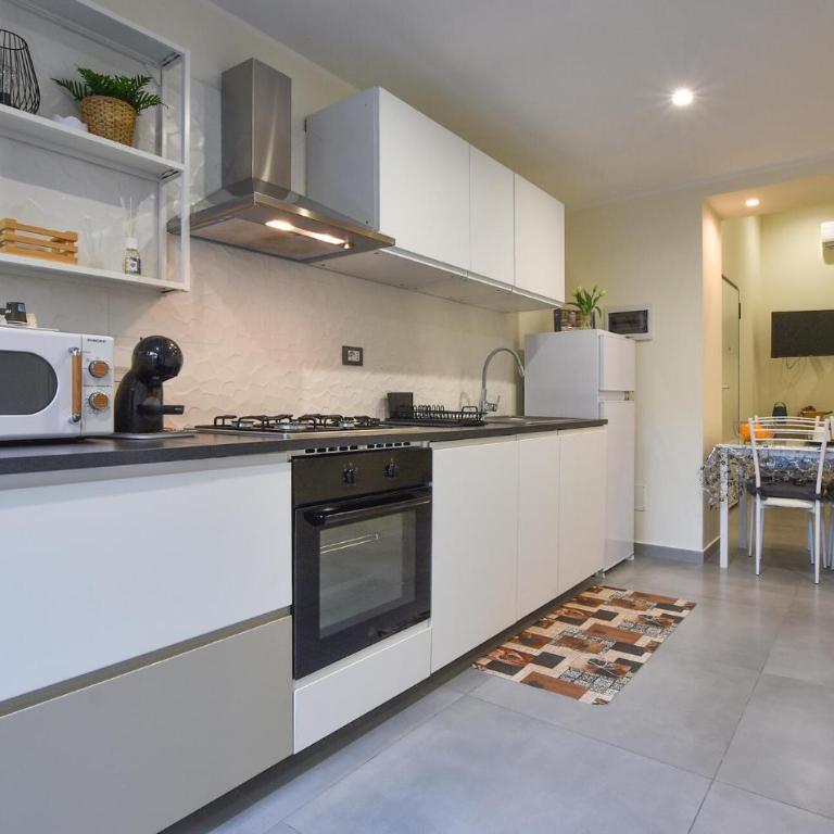 Suite Meghan Home - Two-Bedroom Holiday Home - 15