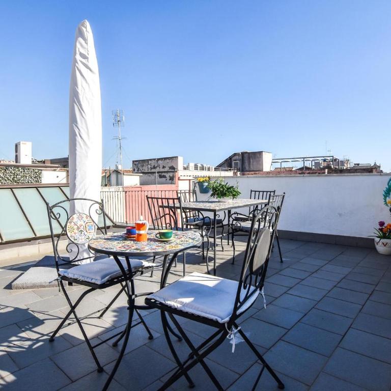 3 Bedroom Stunning Apartment In Catania - Three-Bedroom Apartment - 8