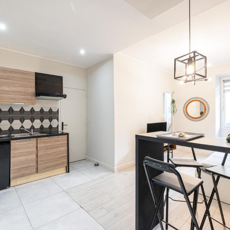 Le GRAND JEAN - CENTRAL PRES GARE ET TRAM - supermarchés - WIFI - 3 Person - Appartement 1 Chambre - 15