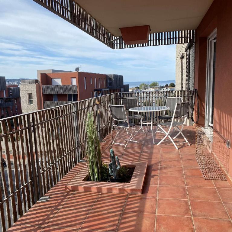 Appartement T2 avec terrasse, parking et WIFI - FR-1-553-203 - Appartement - 1