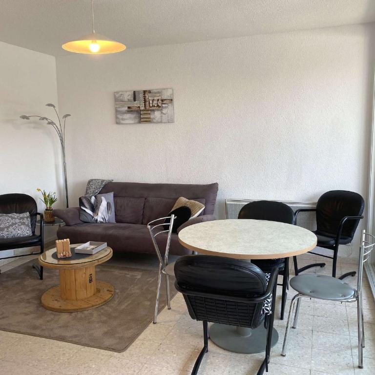 Appartement 3 pièces tout confort avec loggia fermée et équipements modernes, proche des Thermes - FR-1-553-208 - Appartement - 2