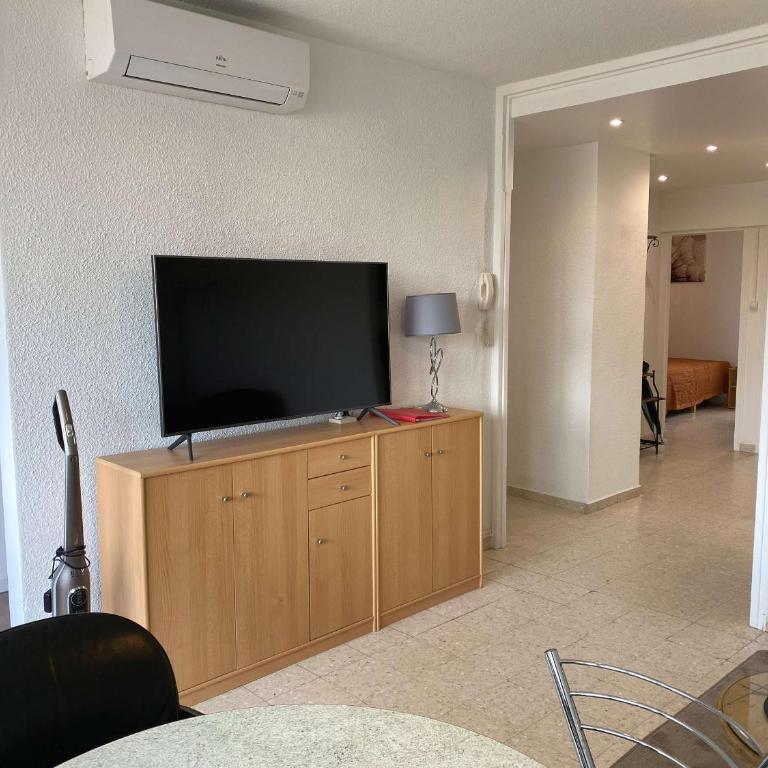 Appartement 3 pièces tout confort avec loggia fermée et équipements modernes, proche des Thermes - FR-1-553-208 - Appartement - 3