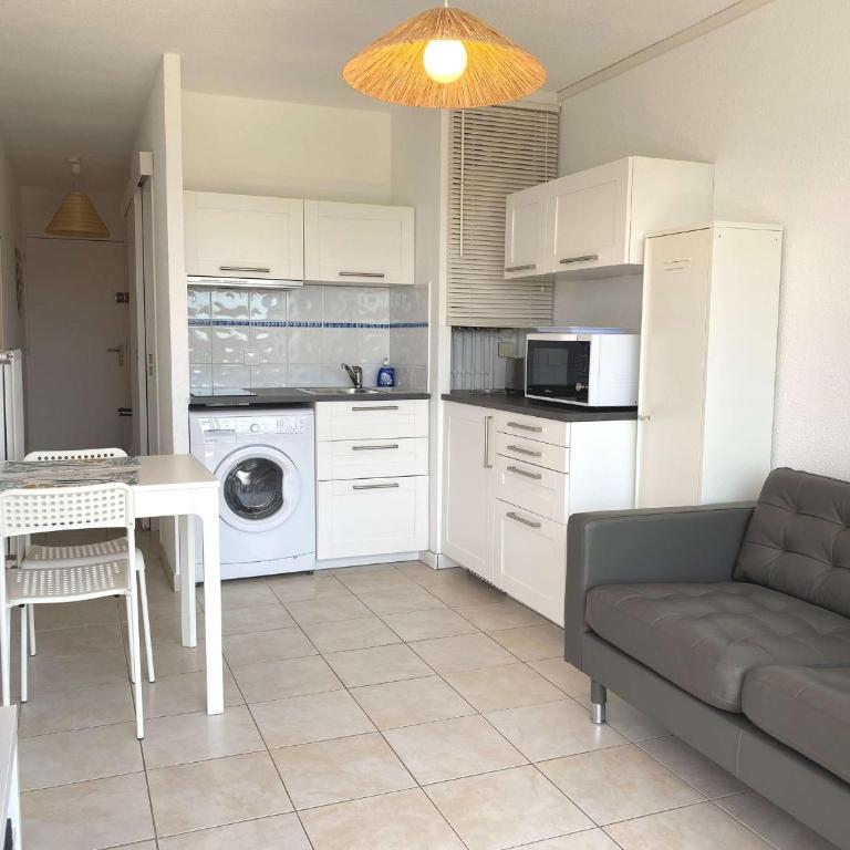 T1 avec balcon, clim, wifi, animaux OK à Balaruc-les-Bains - FR-1-553-199 - Apartment - 2
