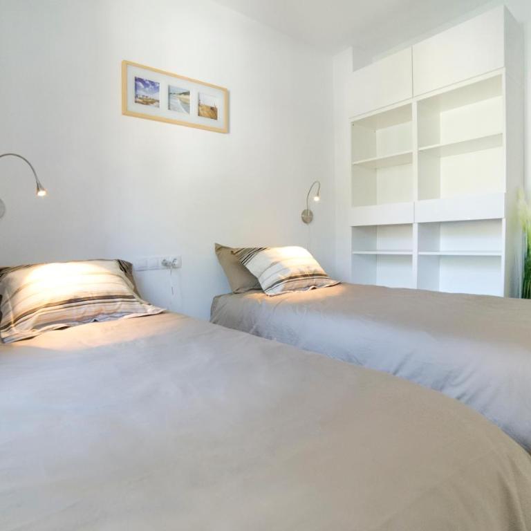 Modern Duplex in Sitges with Private Parking, Sea Views & Terrace - Apartamento de 3 dormitorios - 10