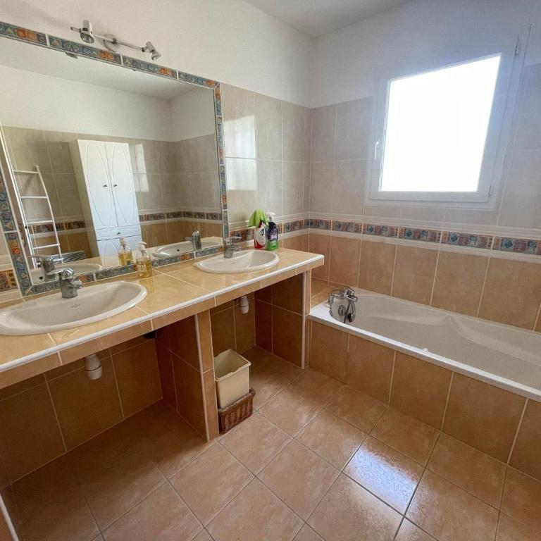 Villa St Cyprien piscine privée vélos wifi - Villa con Piscina Privata - 10