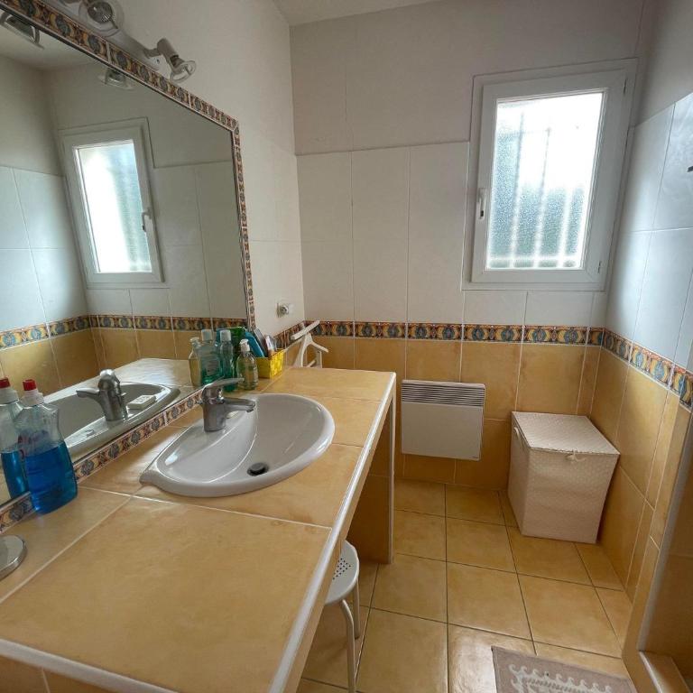 Villa St Cyprien piscine privée vélos wifi - Villa con Piscina Privata - 11