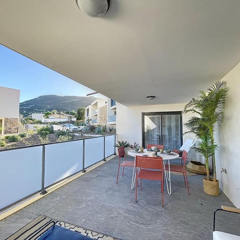 Appartement de type T3 - Résidence avec piscine - Apartamento de 2 dormitorios - 12